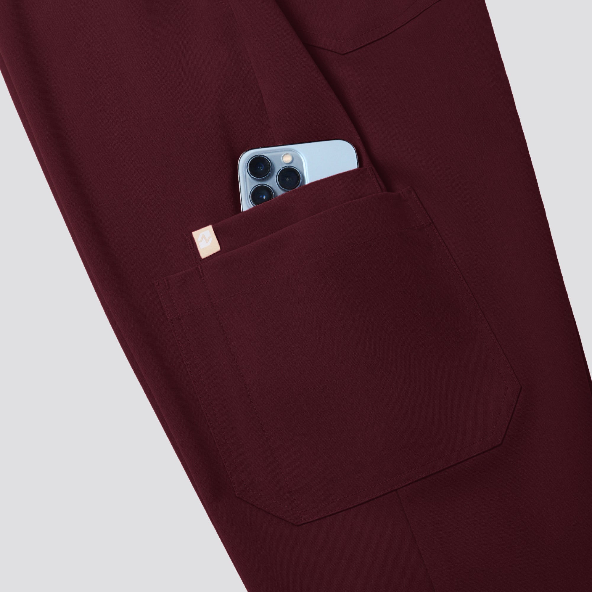 Zenir | Women's Easy-Fit Jogger Scrub Pants - Burgundy