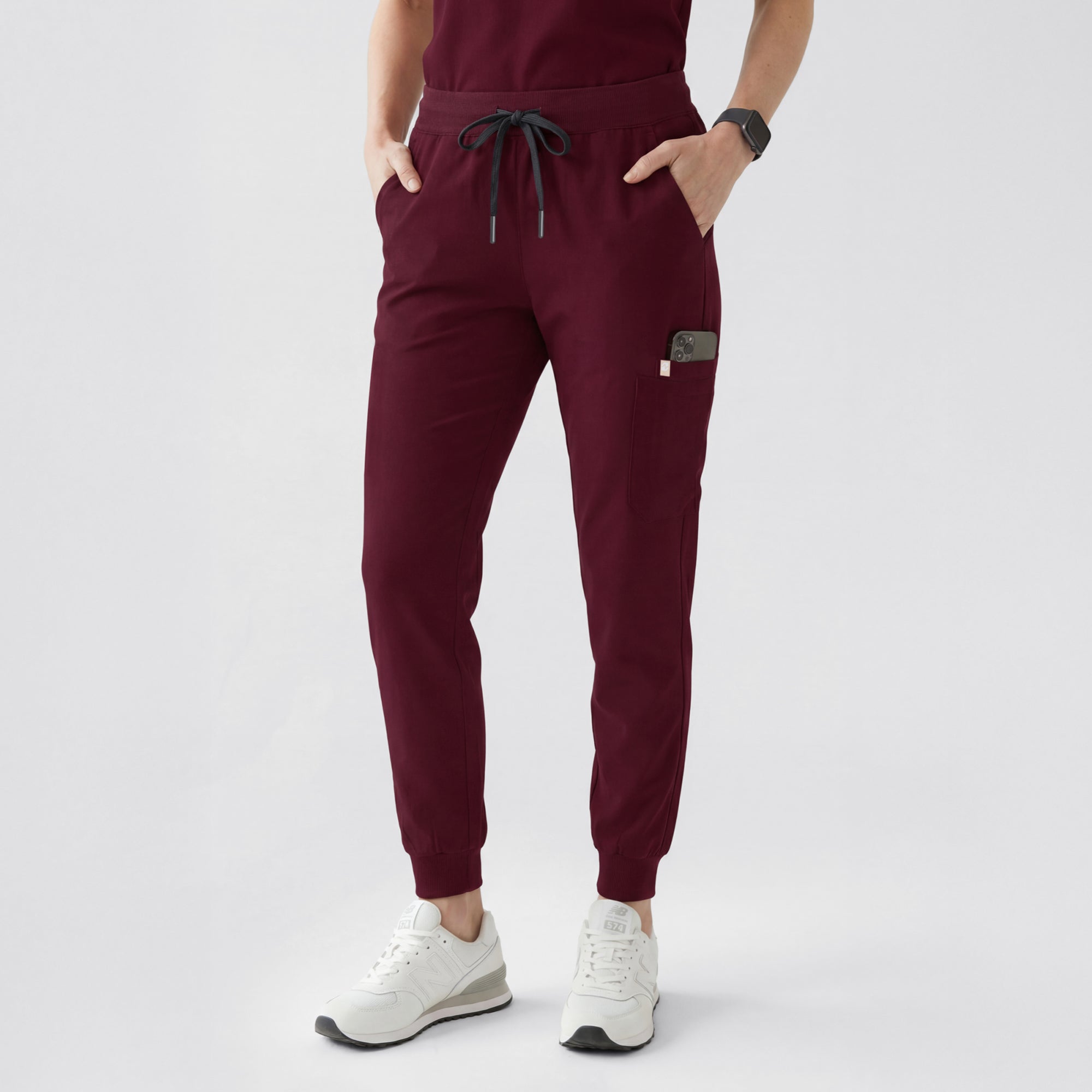 Zenir | Women's Easy-Fit Jogger Scrub Pants - Burgundy