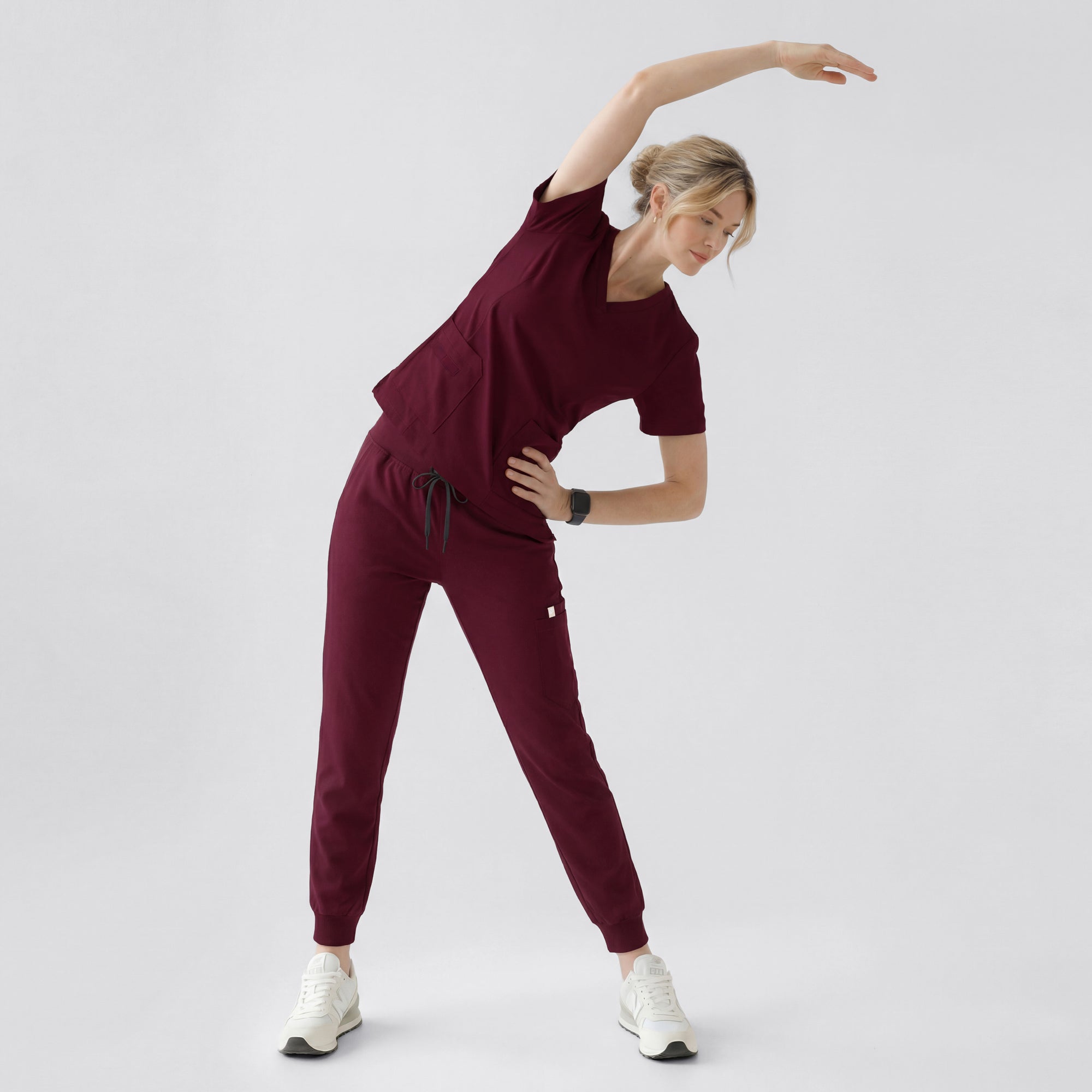 Zenir | Women's Easy-Fit Jogger Scrub Pants - Burgundy