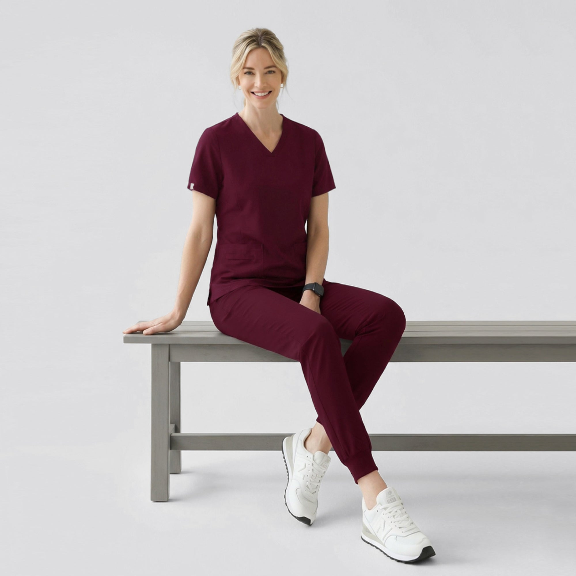 Zenir | Women's Easy-Fit Jogger Scrub Pants - Burgundy