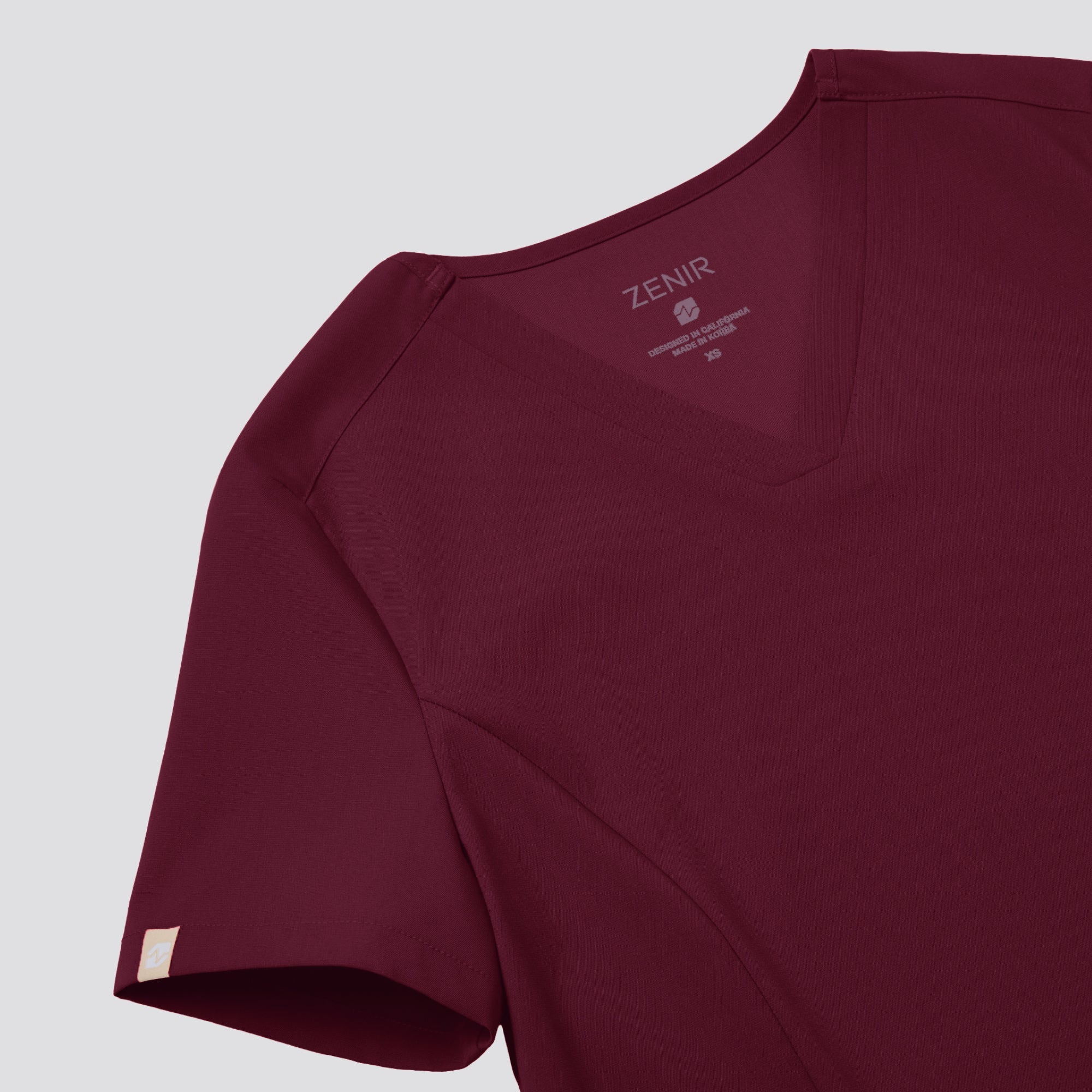 Zenir | Women's VersaPocket Scrub Top - Burgundy