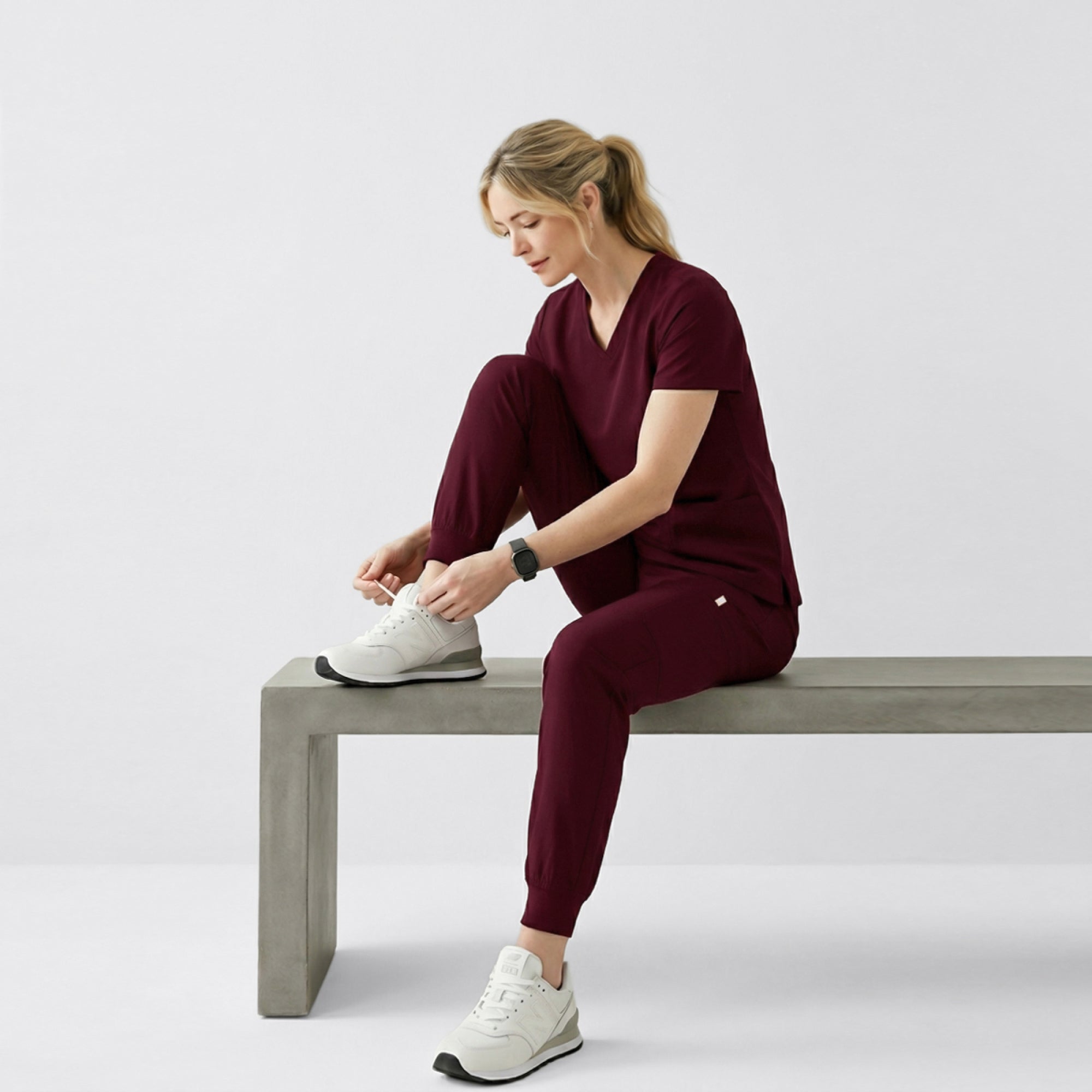 Zenir | Women's VersaPocket Scrub Top - Burgundy