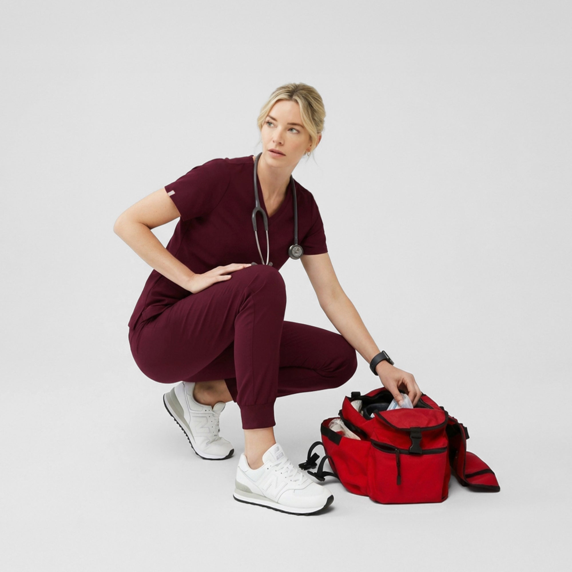 Zenir | Women's VersaPocket Scrub Top - Burgundy