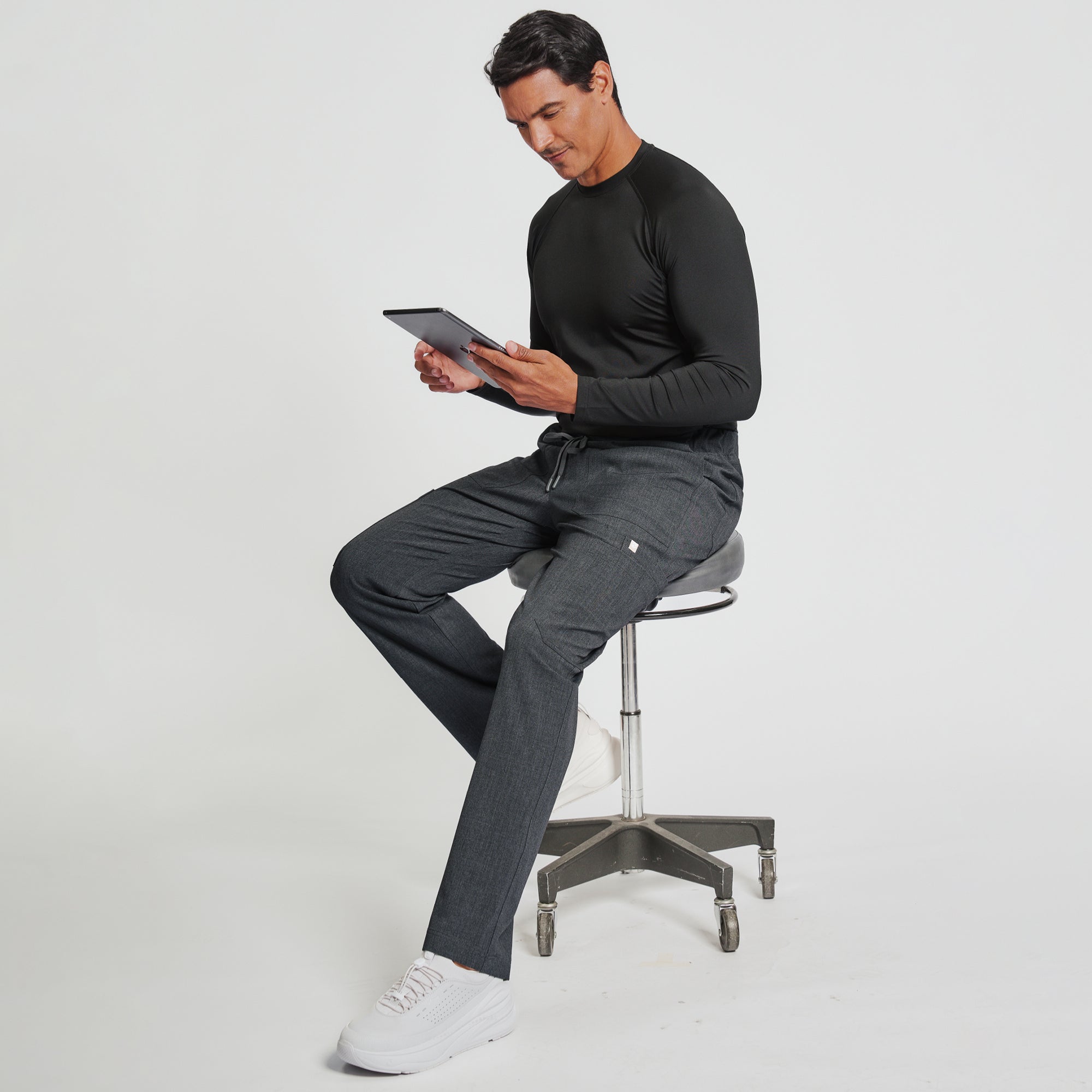 Zenir | Men's Essential Underscrub Top - Black