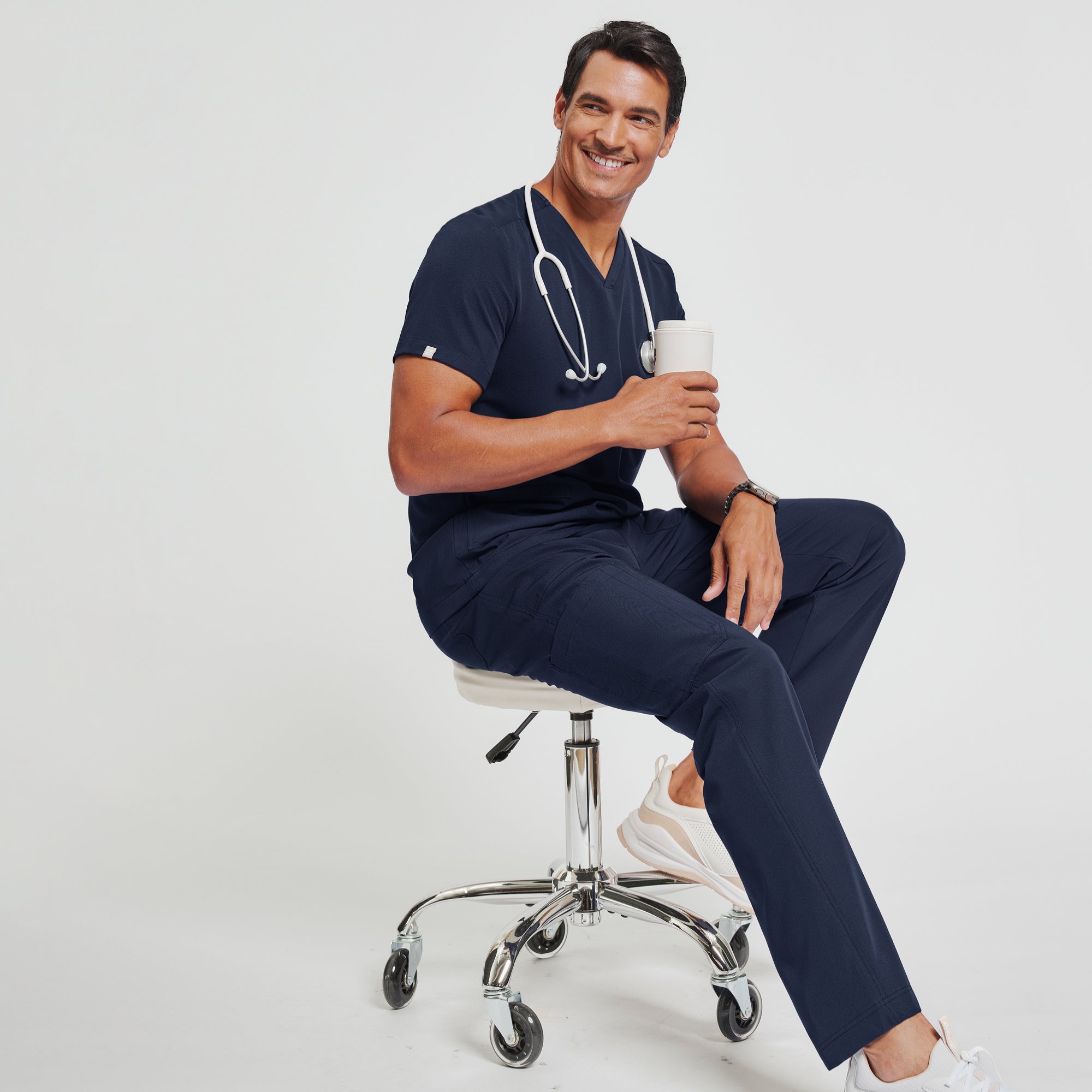 Zenir | Men's VersaPocket Scrub Top - Navy