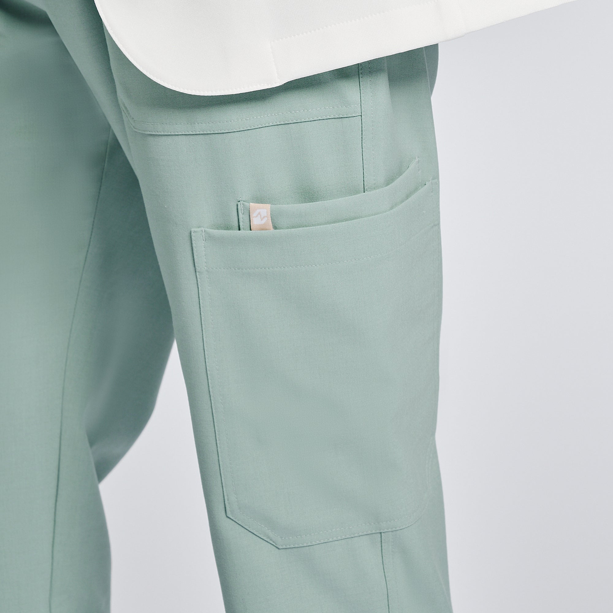 Zenir | Men's Essential 8-Pocket Jogger Scrub Pants - Sage Green