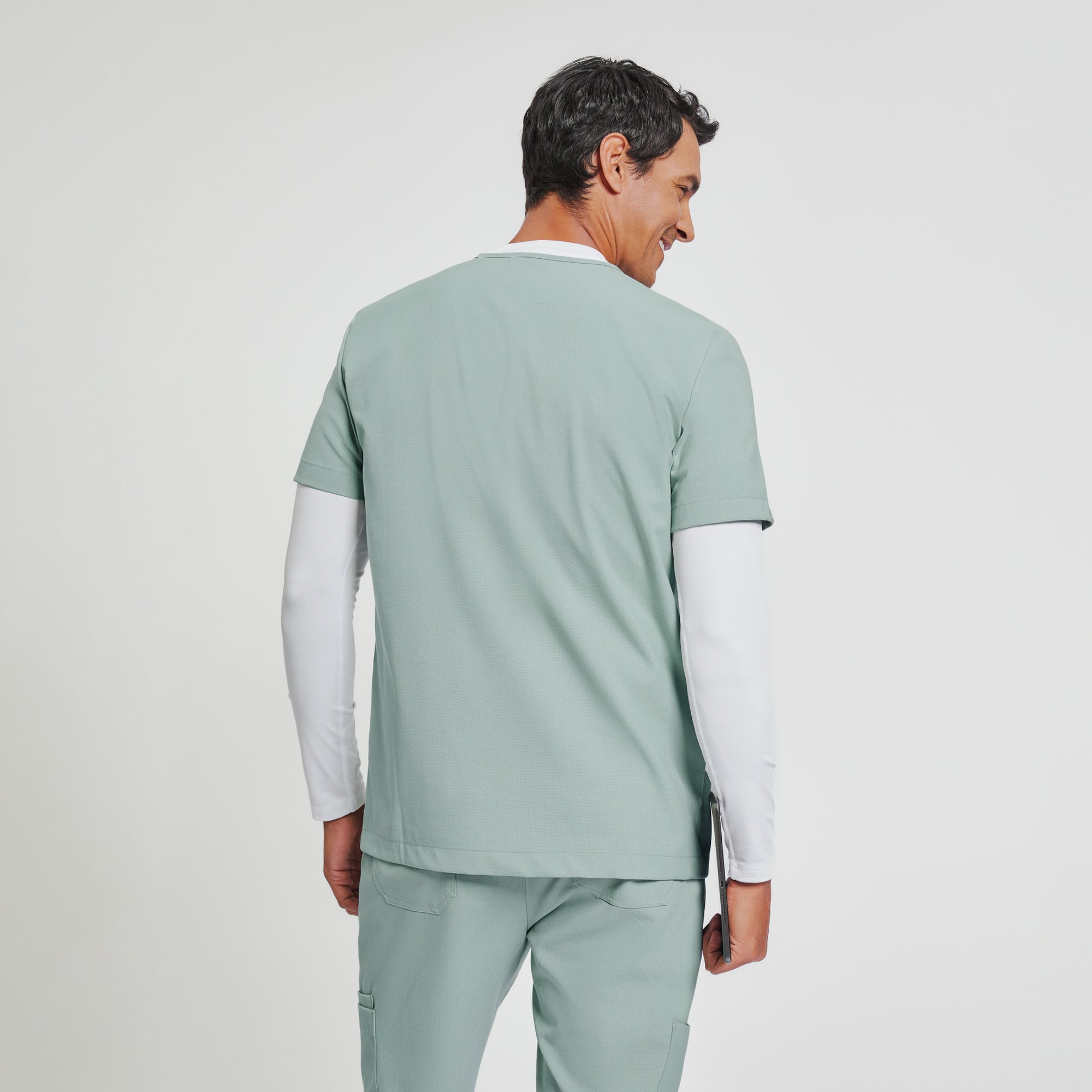 Zenir | Men's VersaPocket Scrub Top - Sage Green
