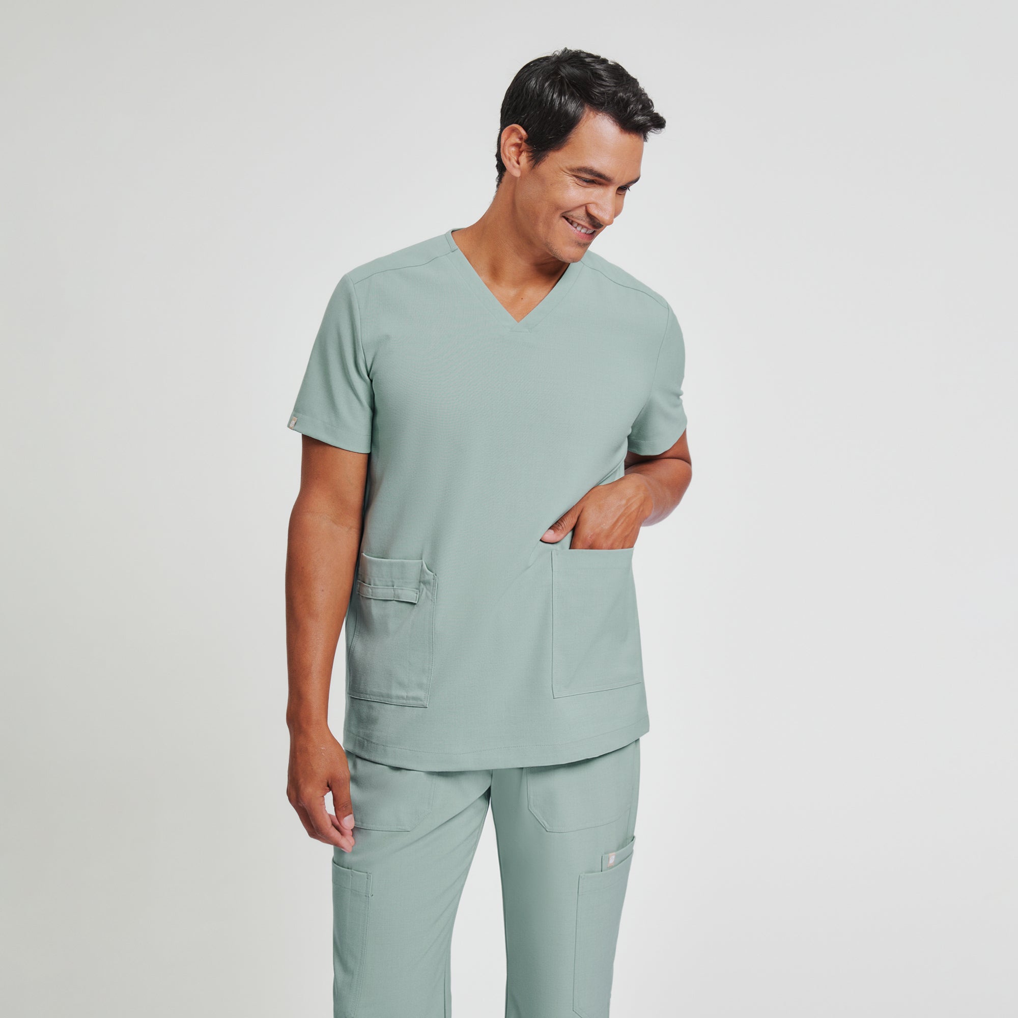 Zenir | Men's VersaPocket Scrub Top - Sage Green