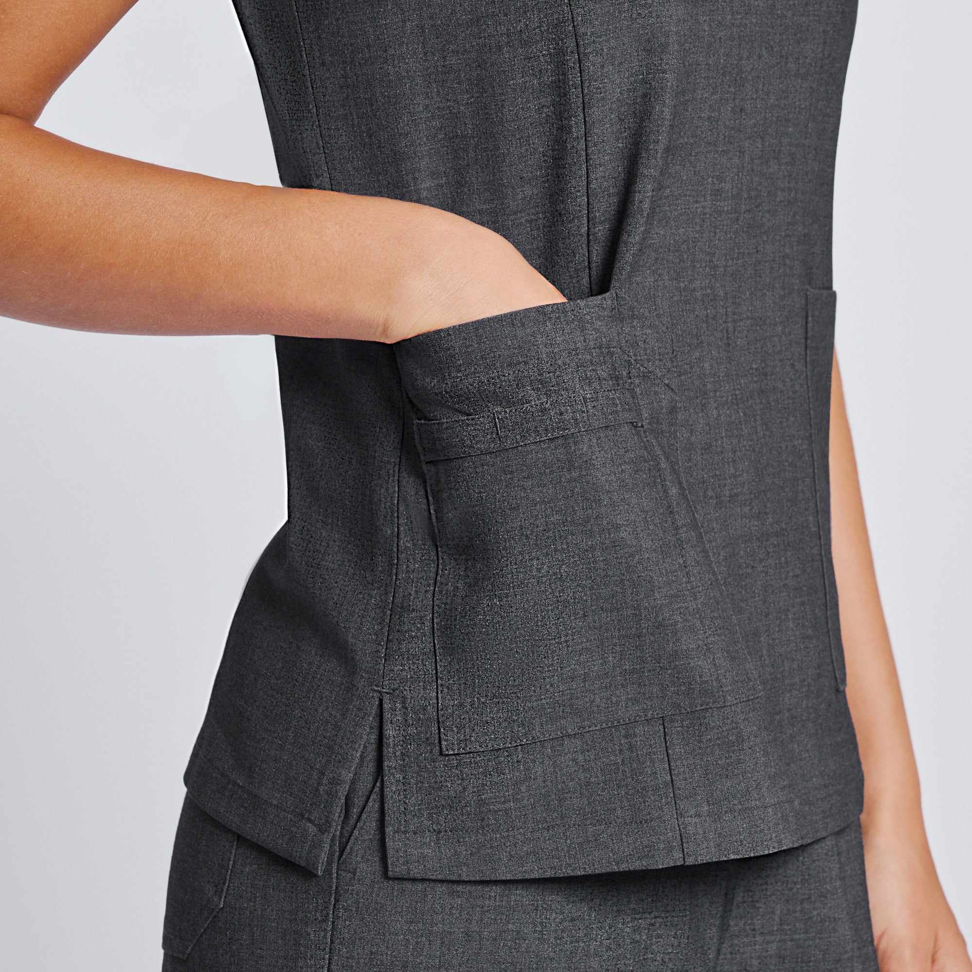 Zenir | Women's VersaPocket Scrub Top - Charcoal Gray