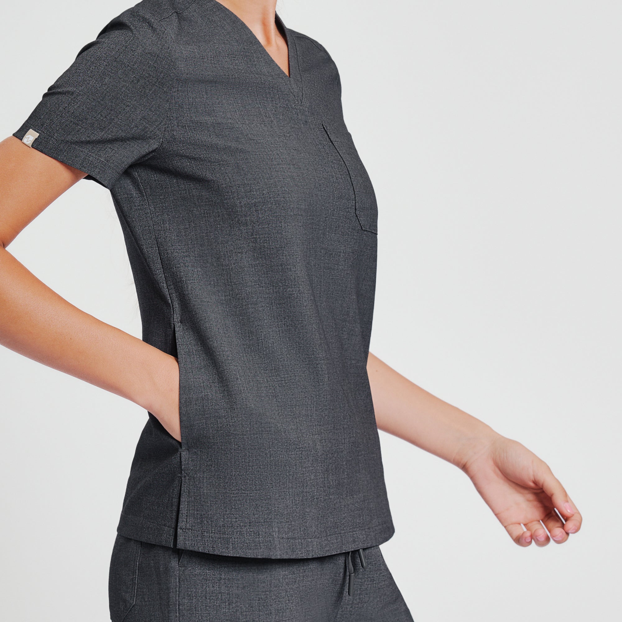 Zenir | Women's Core 3 Pocket Scrub Top - Charcoal Gray