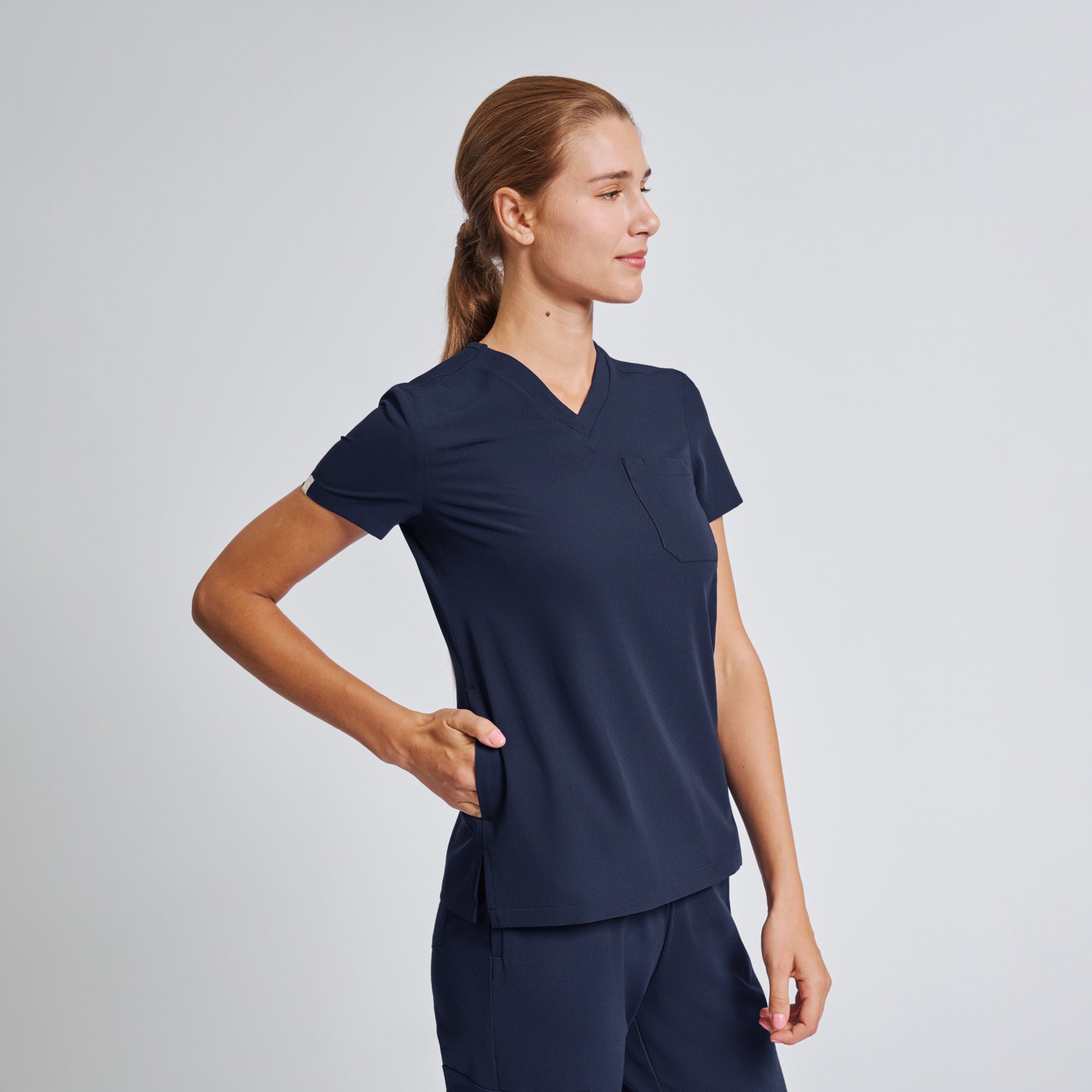 Zenir | Women's Core 3 Pocket Scrub Top - Navy