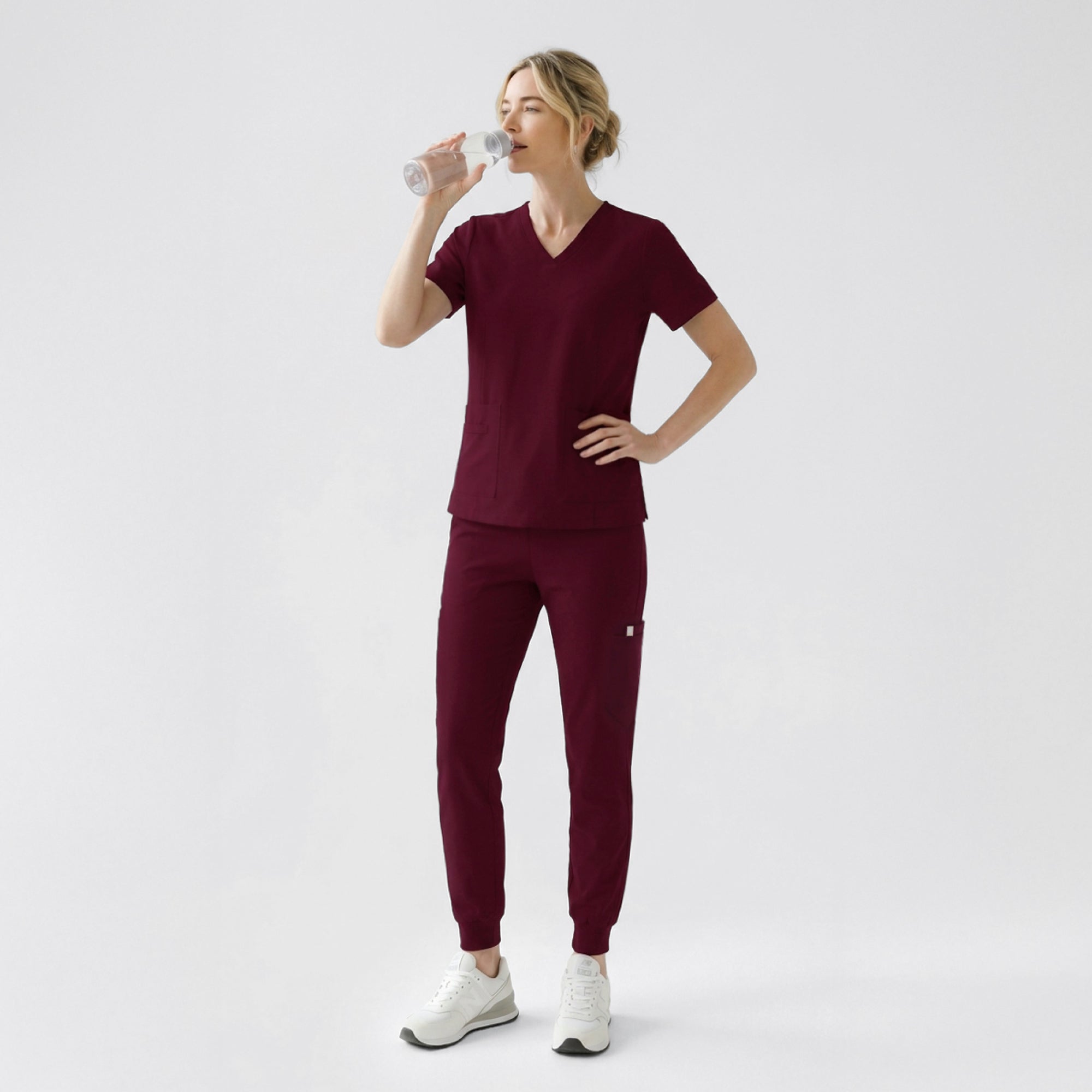 Zenir | Women's Easy-Fit Jogger Scrub Pants - Burgundy