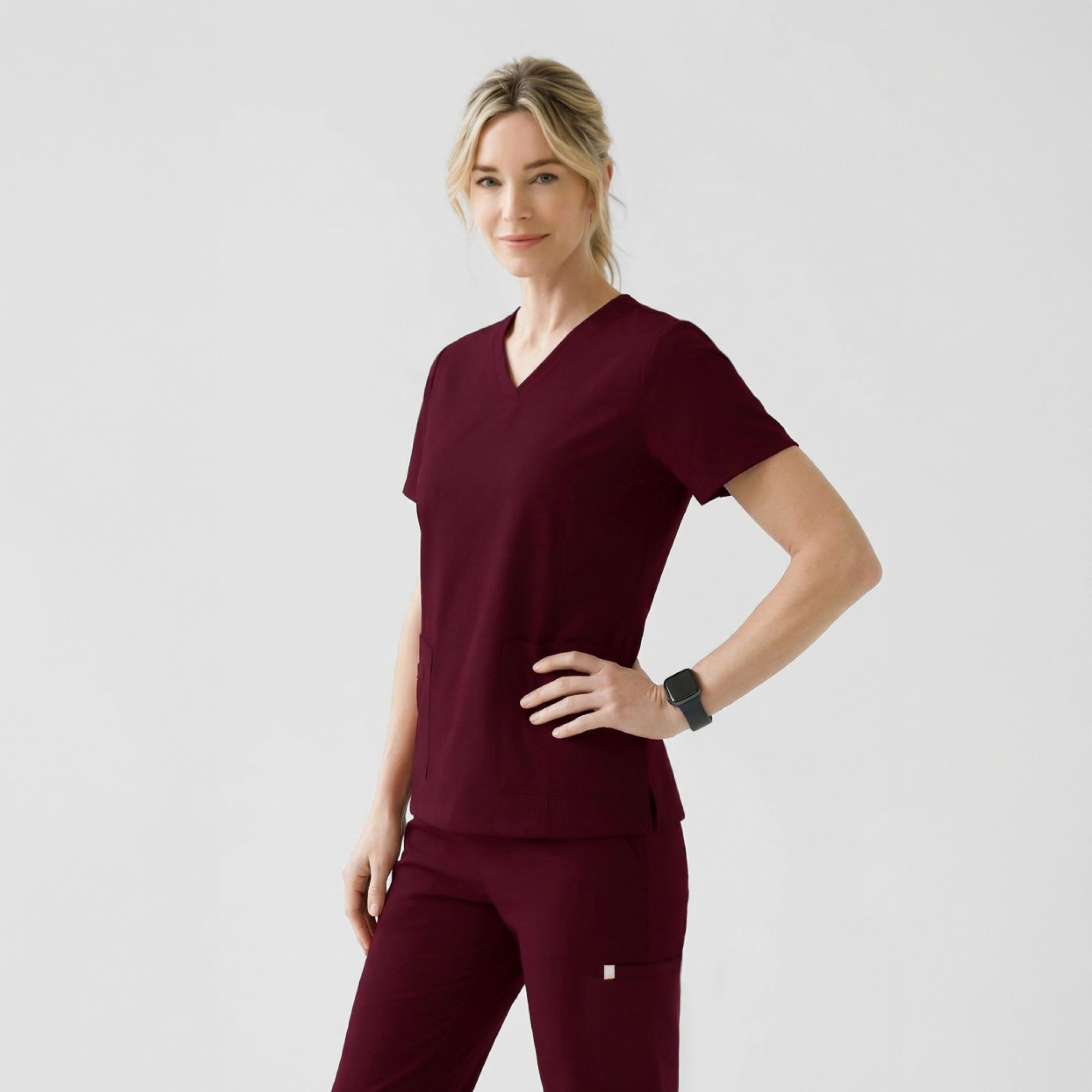 Zenir | Women's VersaPocket Scrub Top - Burgundy