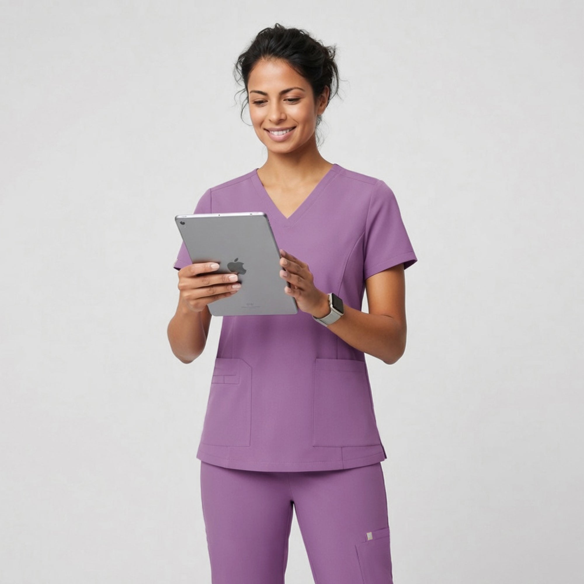 Zenir | Women's VersaPocket Scrub Top - Mauve Pink
