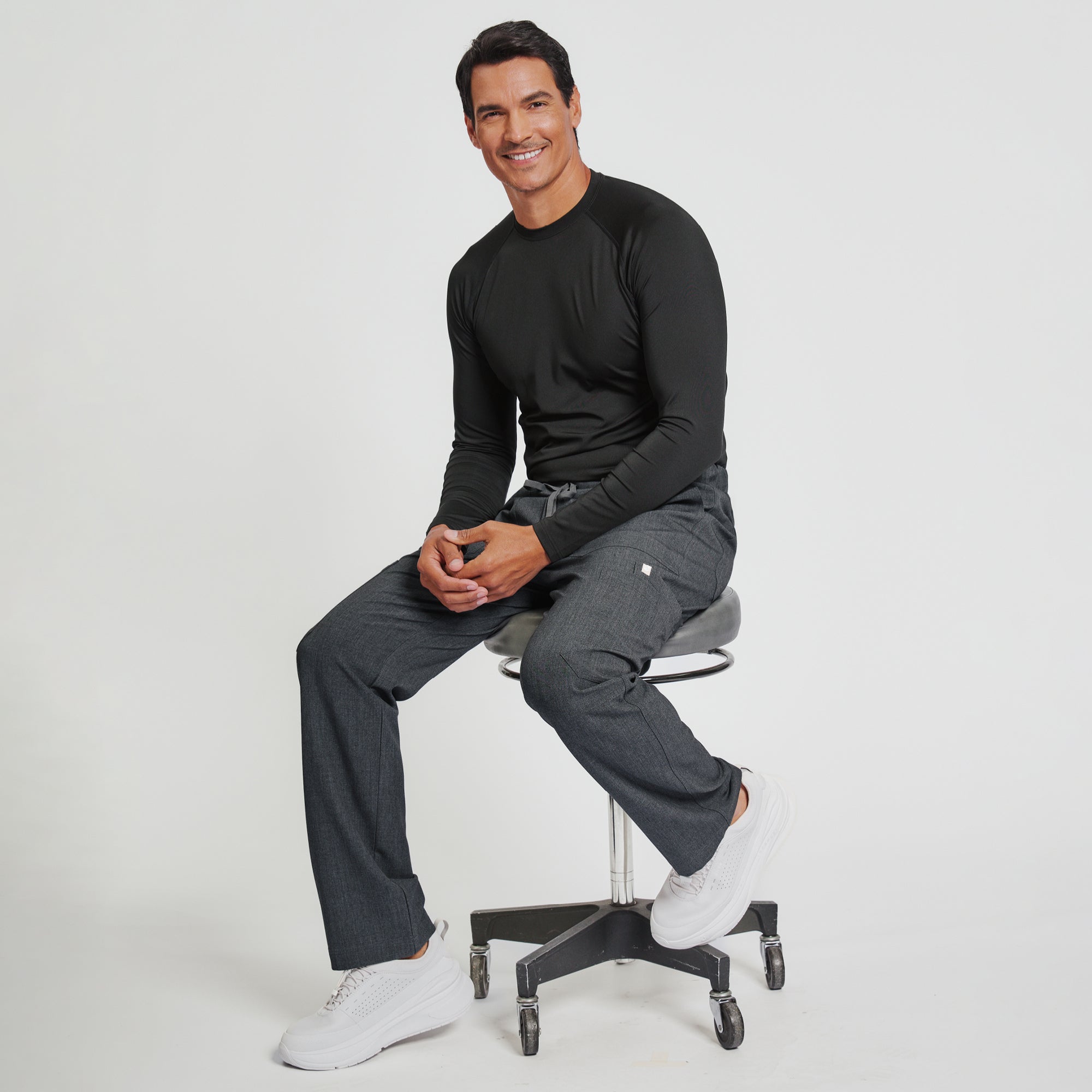 Zenir | Men's Essential Underscrub Top - Black