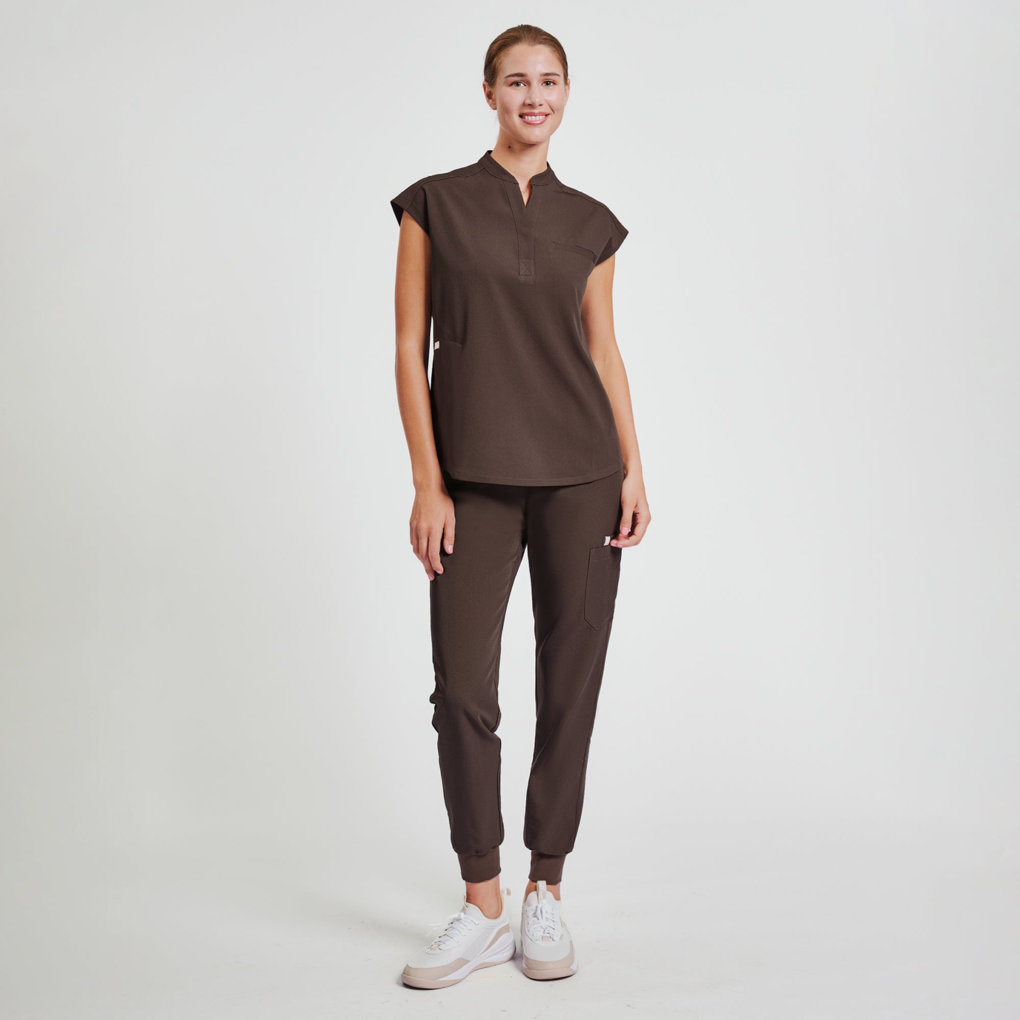 Zenir | Women's Easy-Fit Jogger Scrub Pants - Brown