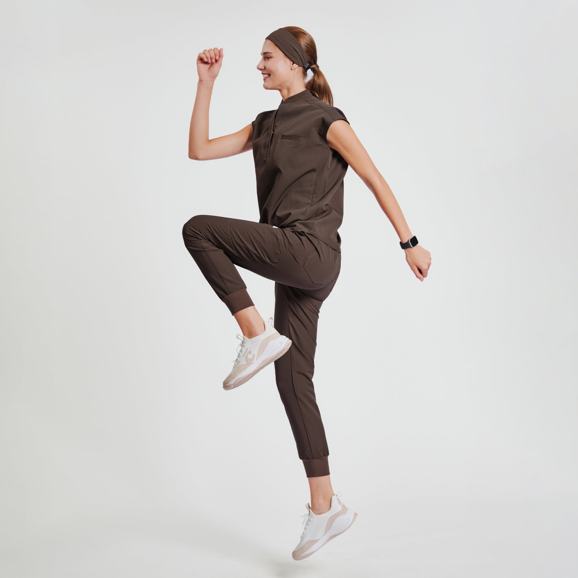Zenir | Women's Easy-Fit Jogger Scrub Pants - Brown