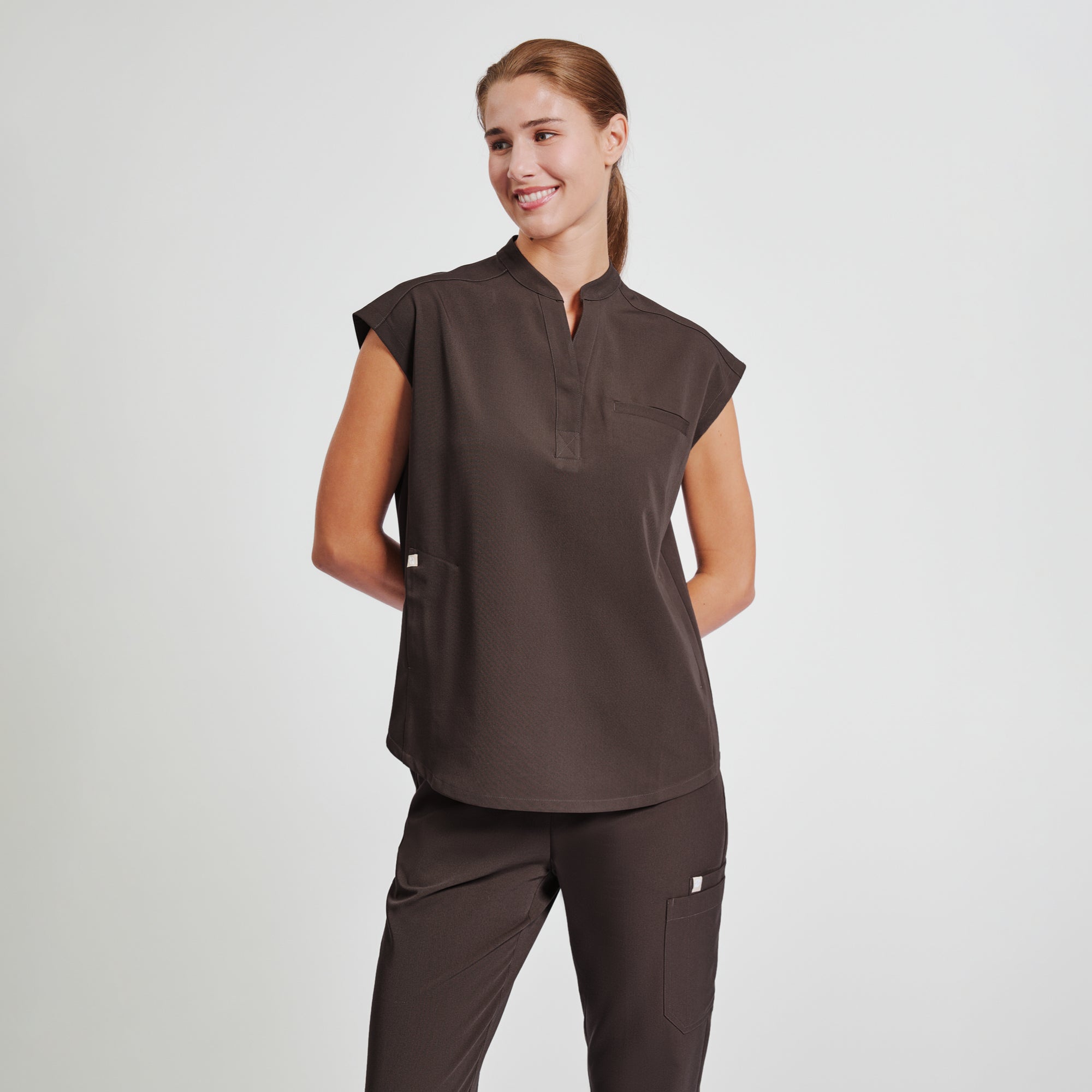 Zenir | Women's Easy-Fit Jogger Scrub Pants - Brown