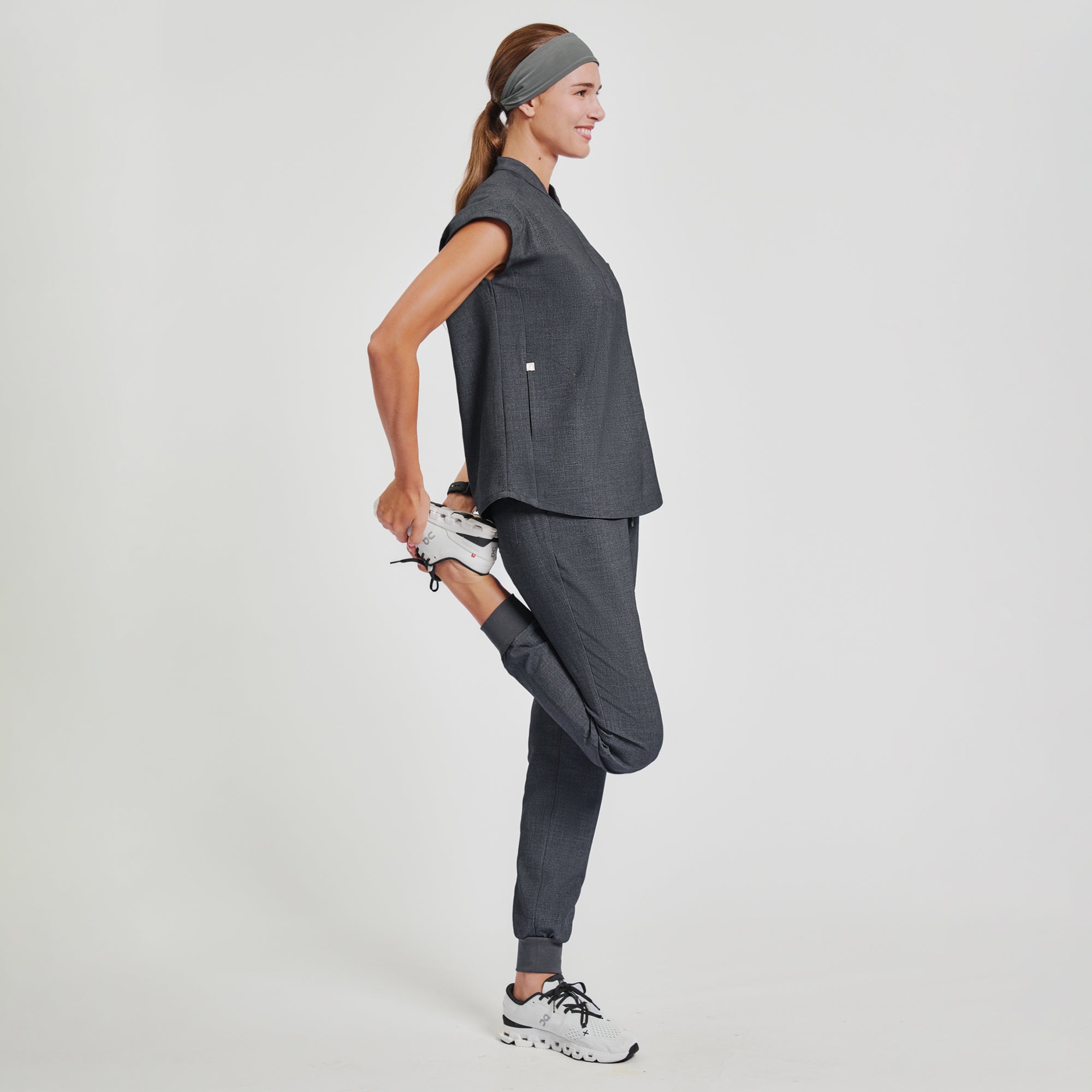 Zenir | Women's Easy-Fit Jogger Scrub Pants - Charcoal Gray