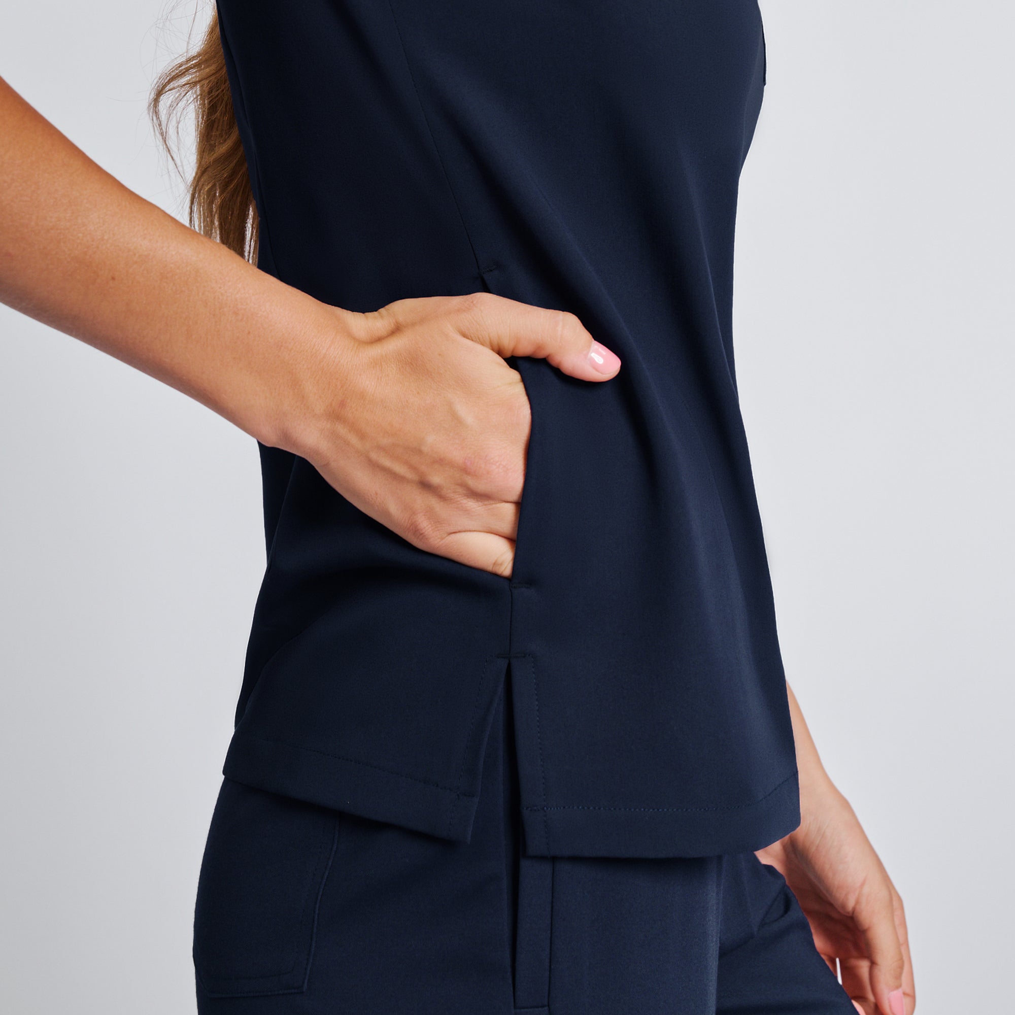 Zenir | Women's Core 3 Pocket Scrub Top - Navy