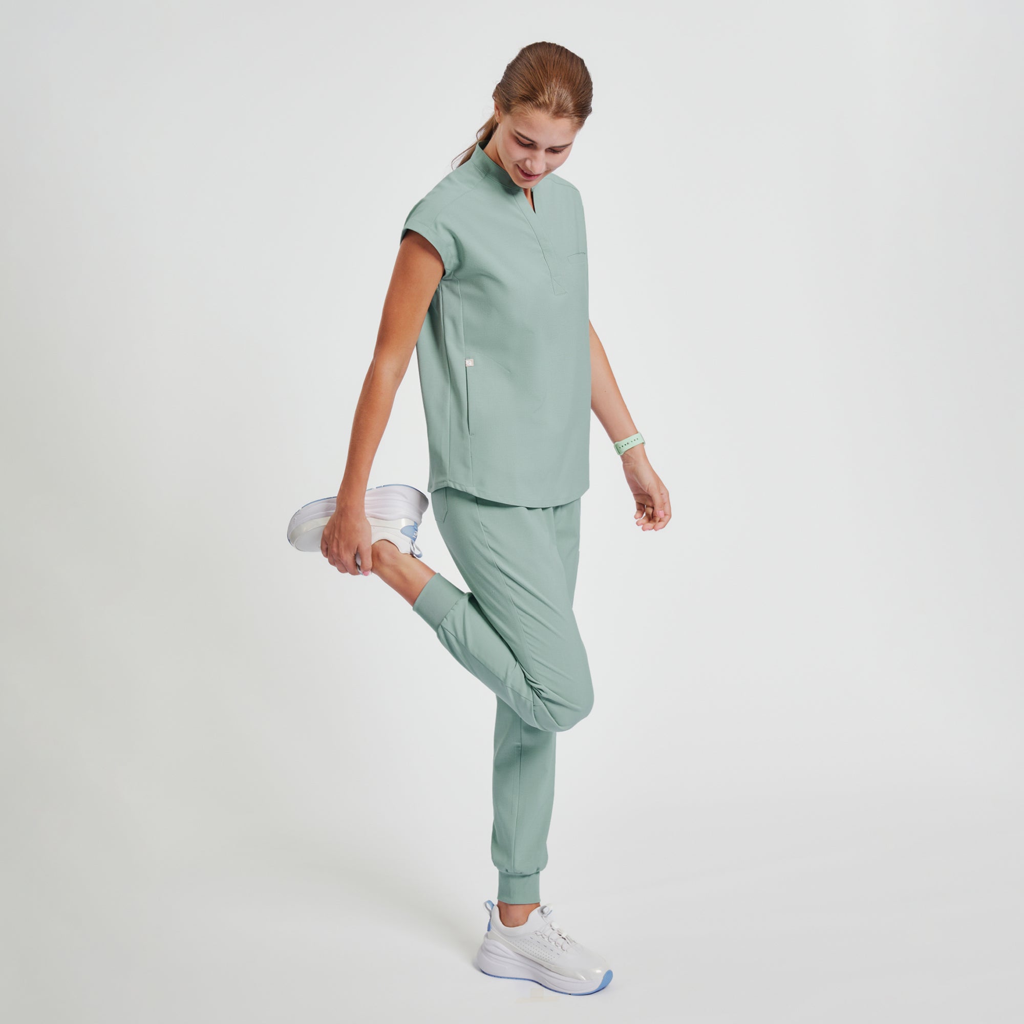 Zenir | Women's Easy-Fit Jogger Scrub Pants - Sage Green