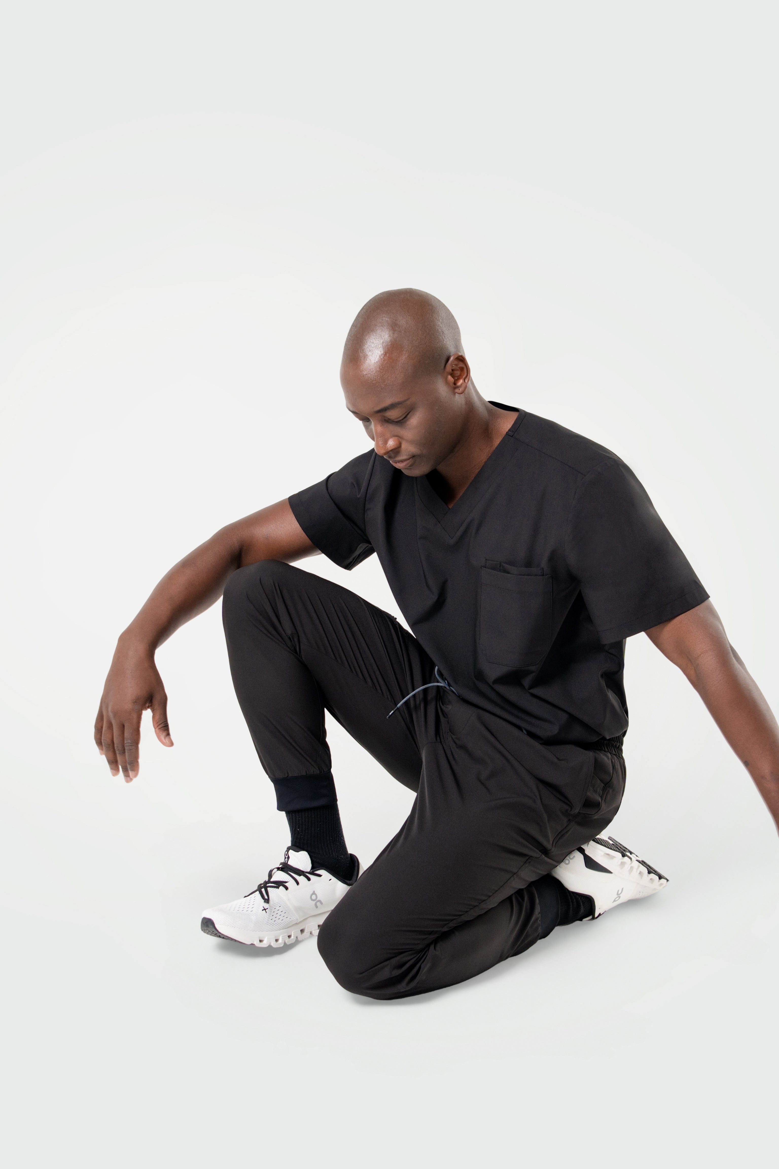 Zenir | Men's 3-Pocket Scrub Top - Eco Black
